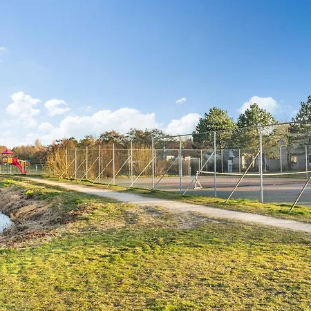 & Golf וילה יוליאנאדורפ